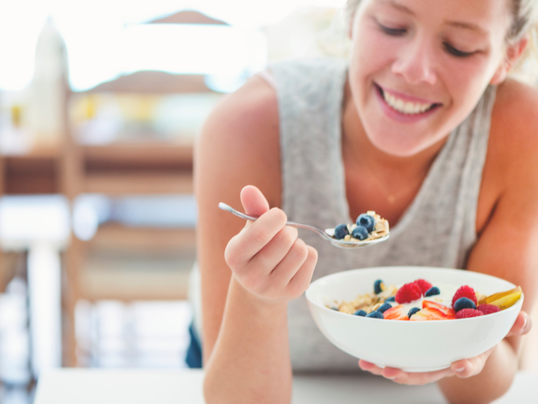Breakfast Dilemma: A comprehensive guide to eating vs skipping for optimal health.